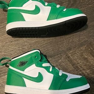 Jordan 1 Mid TD 'Lucky Green'